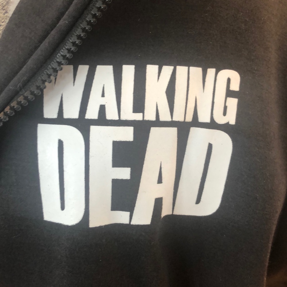 THE WALKING DEAD LINED WINGED HOODIE - Picture 3 of 12